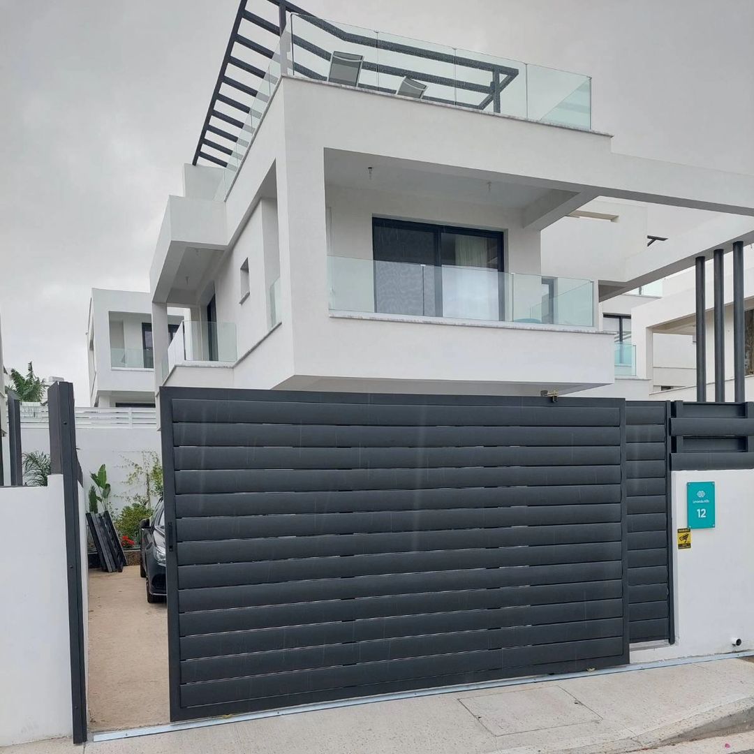 Μοντέρνα Κατοικία